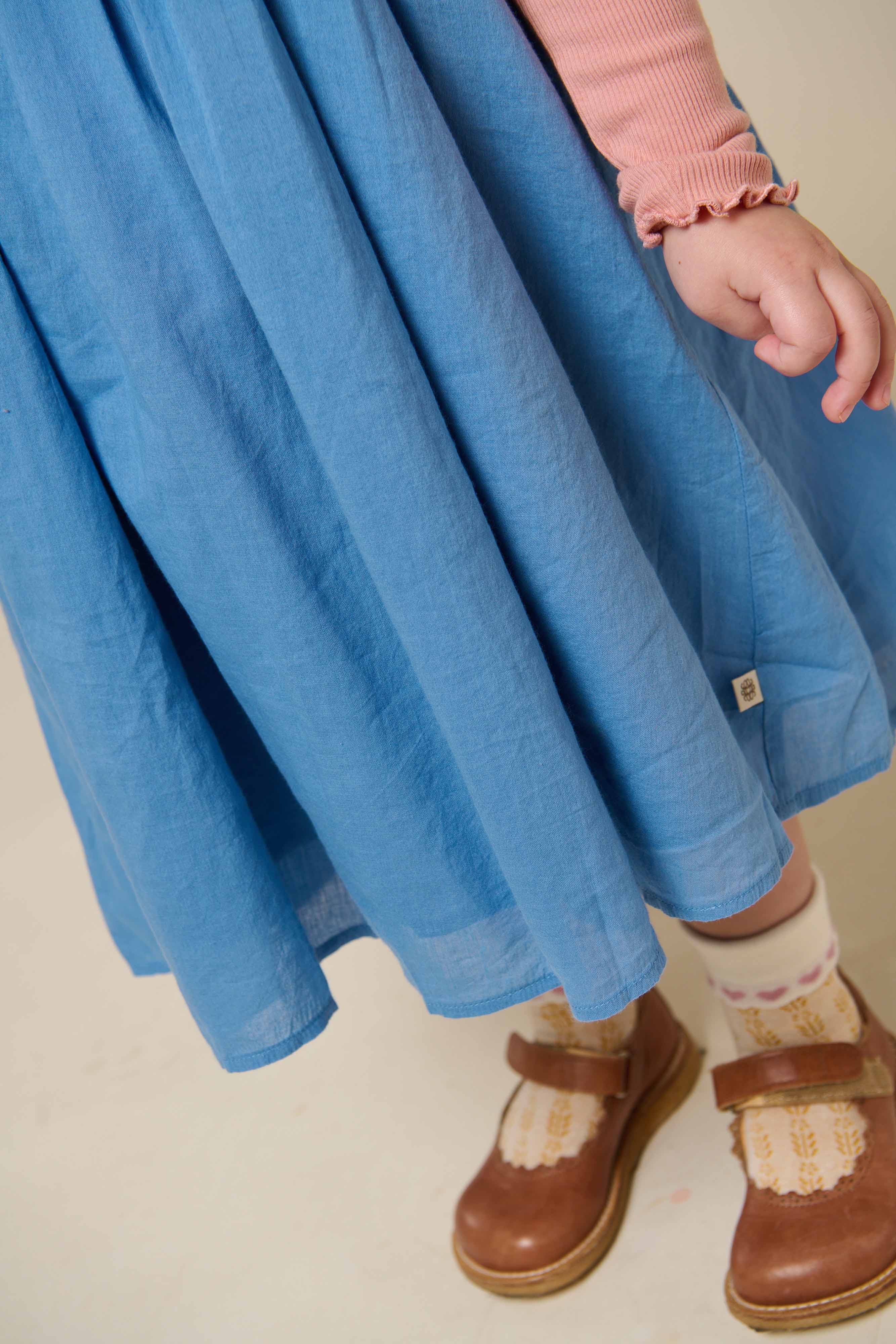 Baumwollkleid mit Zick Zack Rüsche - Kids - Dusty Blue | 101036 Alma - Image 6