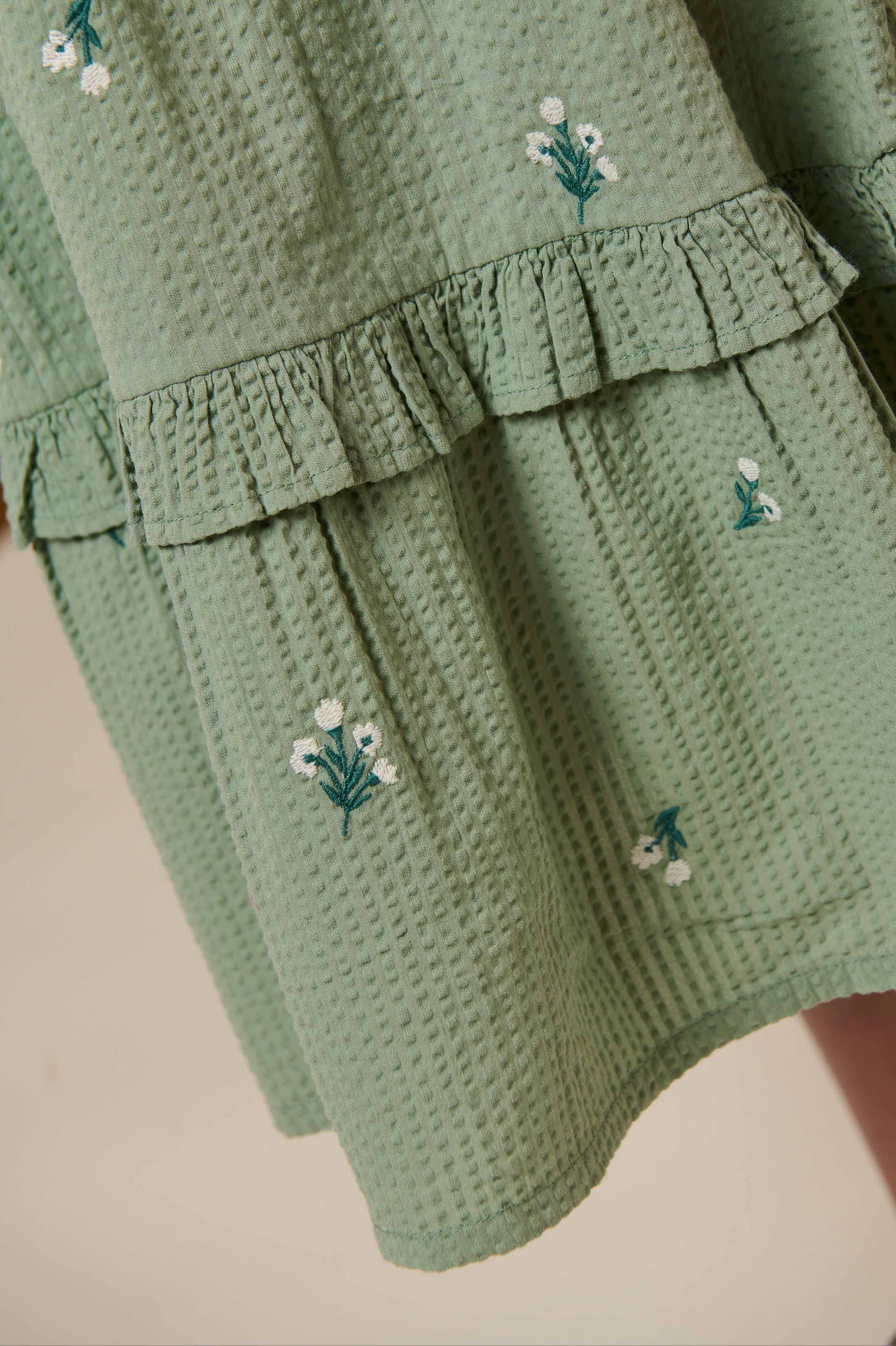 Besticktes Seersucker-Kleid - Kids - Dusty Green | 100976 Nora - Image 6