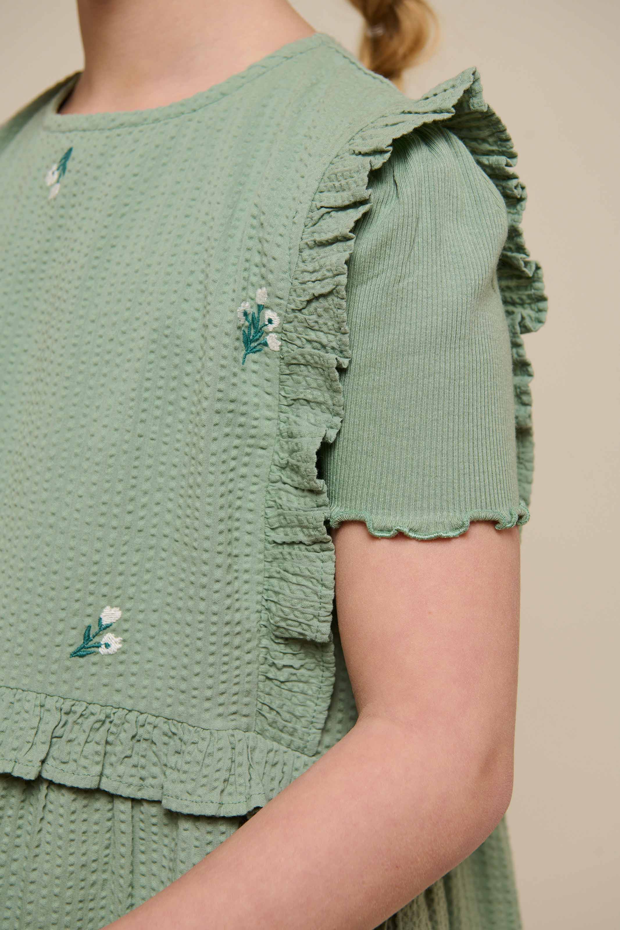 Besticktes Seersucker-Kleid - Tween - Dusty Green | 100977 Nora - Image 7