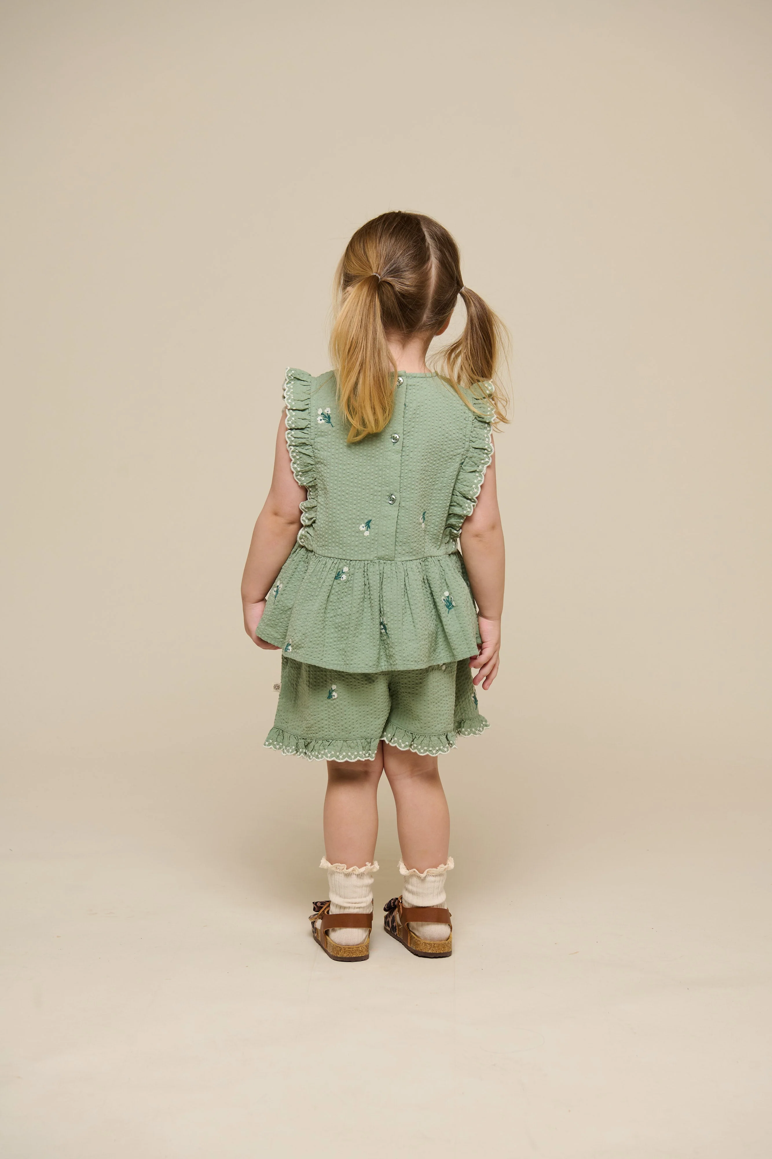 Besticktes Seersucker-Top - Kids - Dusty Green | 100980 Nora - Image 5