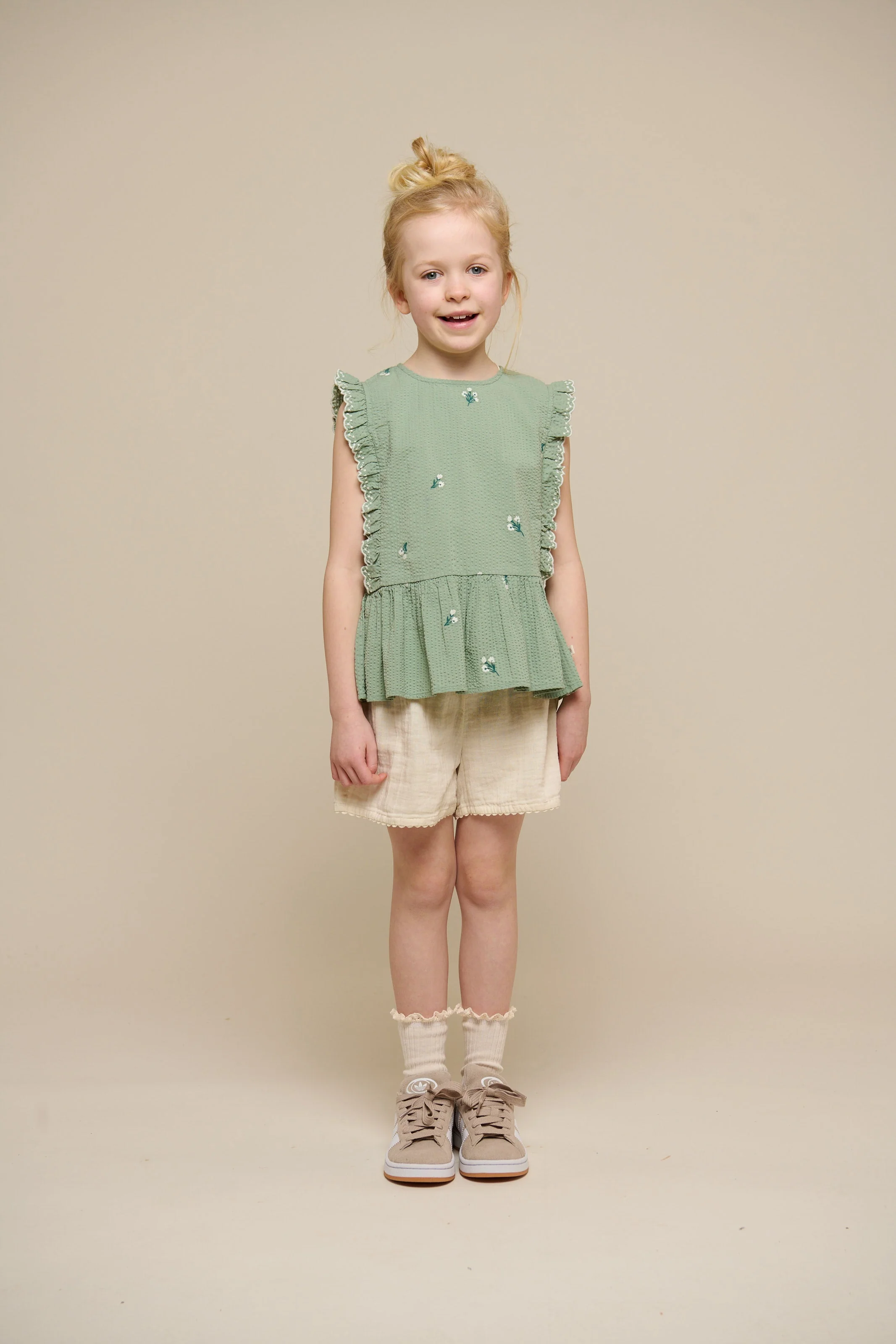 Besticktes Seersucker-Top - Tween - Dusty Green | 100981 Nora - Image 2