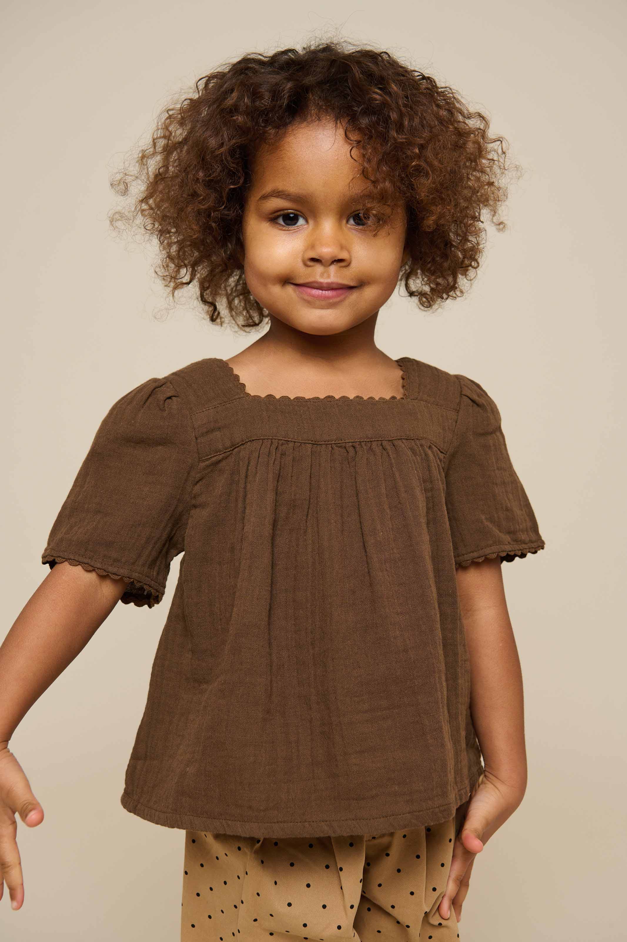 Gauze-Bluse mit Kurzen Ärmeln - Kids - Dark Brown | 100916 Jasmine - Image 6