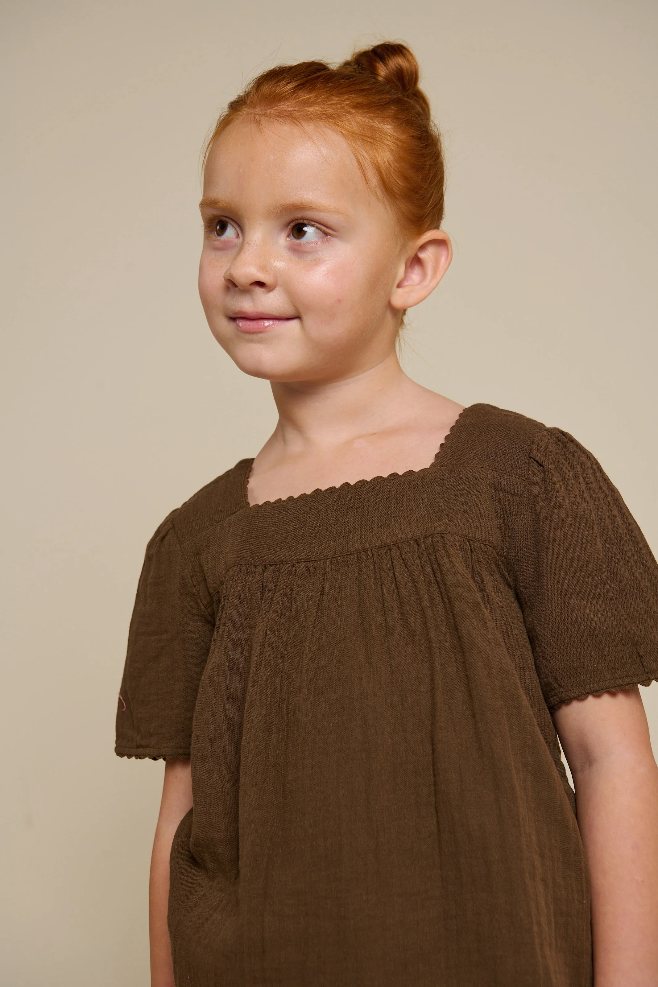 Gauze-Bluse mit Kurzen Ärmeln - Tween - Dark Brown | 100917 Jasmine - Image 4