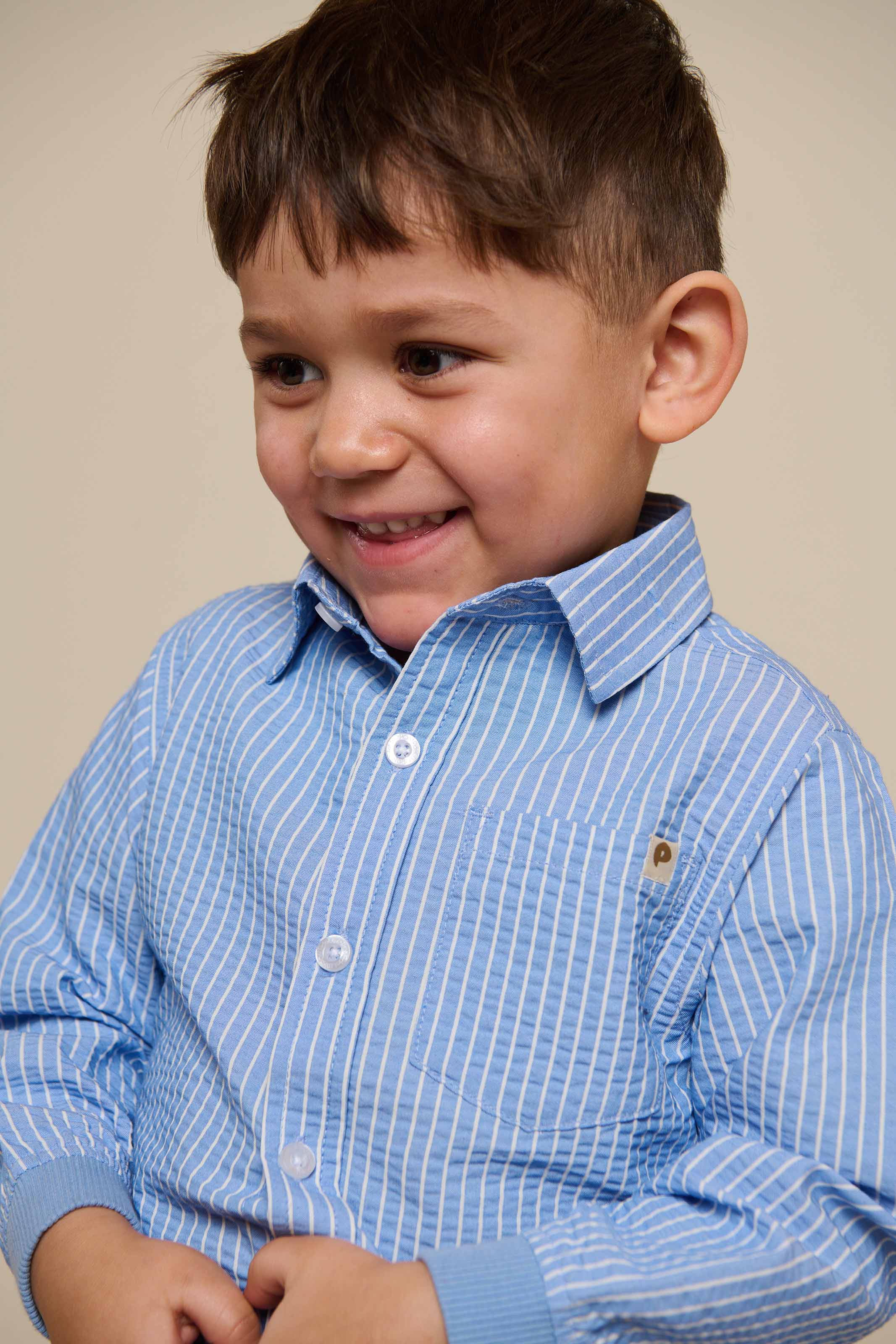 Gestreiftes Seersucker-Hemd mit Rippbündchen - Kids - Blue Stripe | 101348 Patrick - Image 6