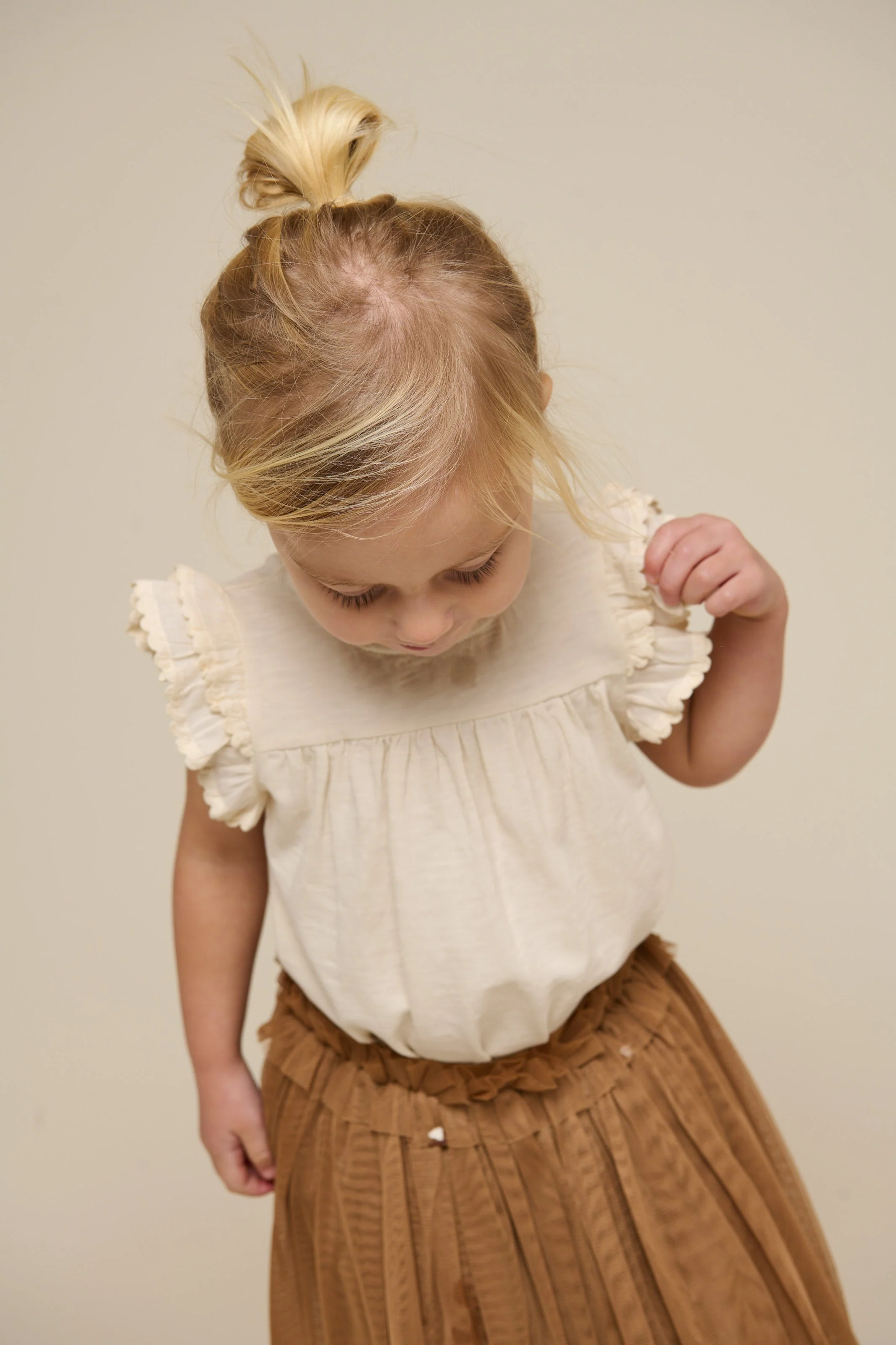 Jerseybluse mit Zick Zack Rüsche - Kids - Offwhite | 101040 Gabriella - Image 4