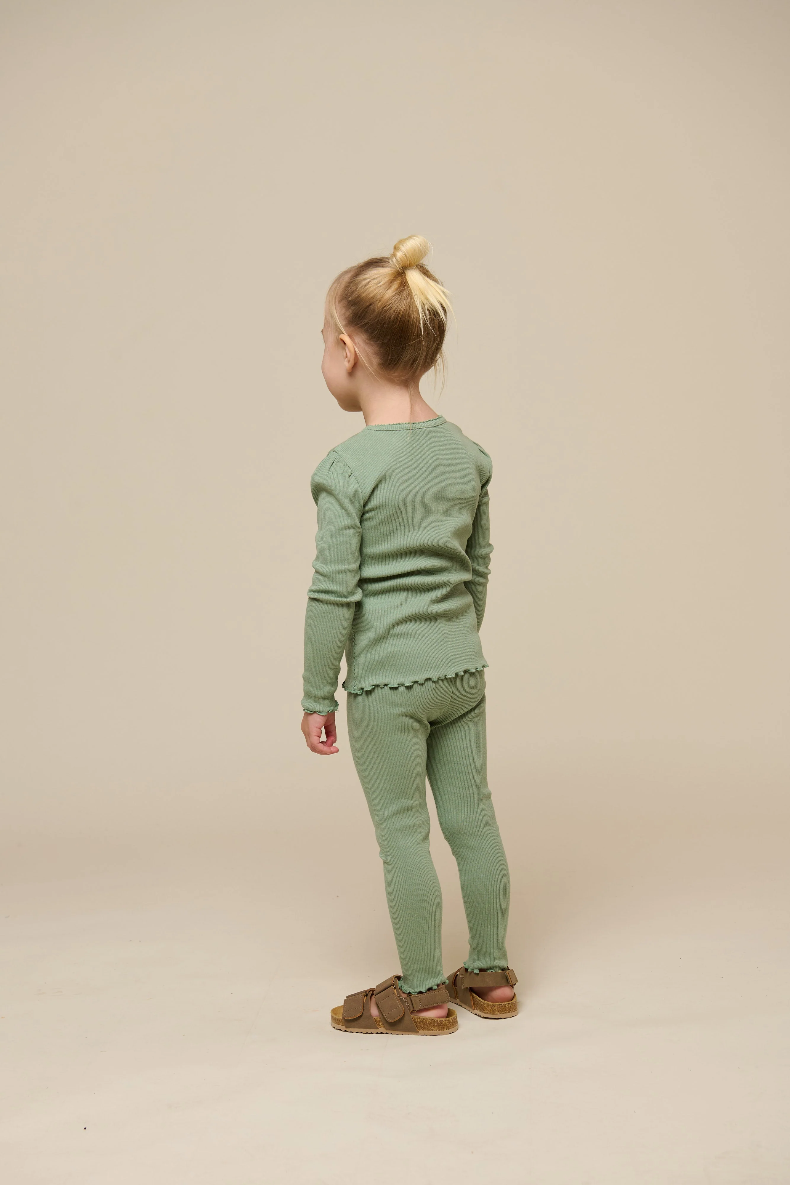 Modal-Ripp-Leggings - Kids - Dusty Green | 101326 Lottie - Image 4