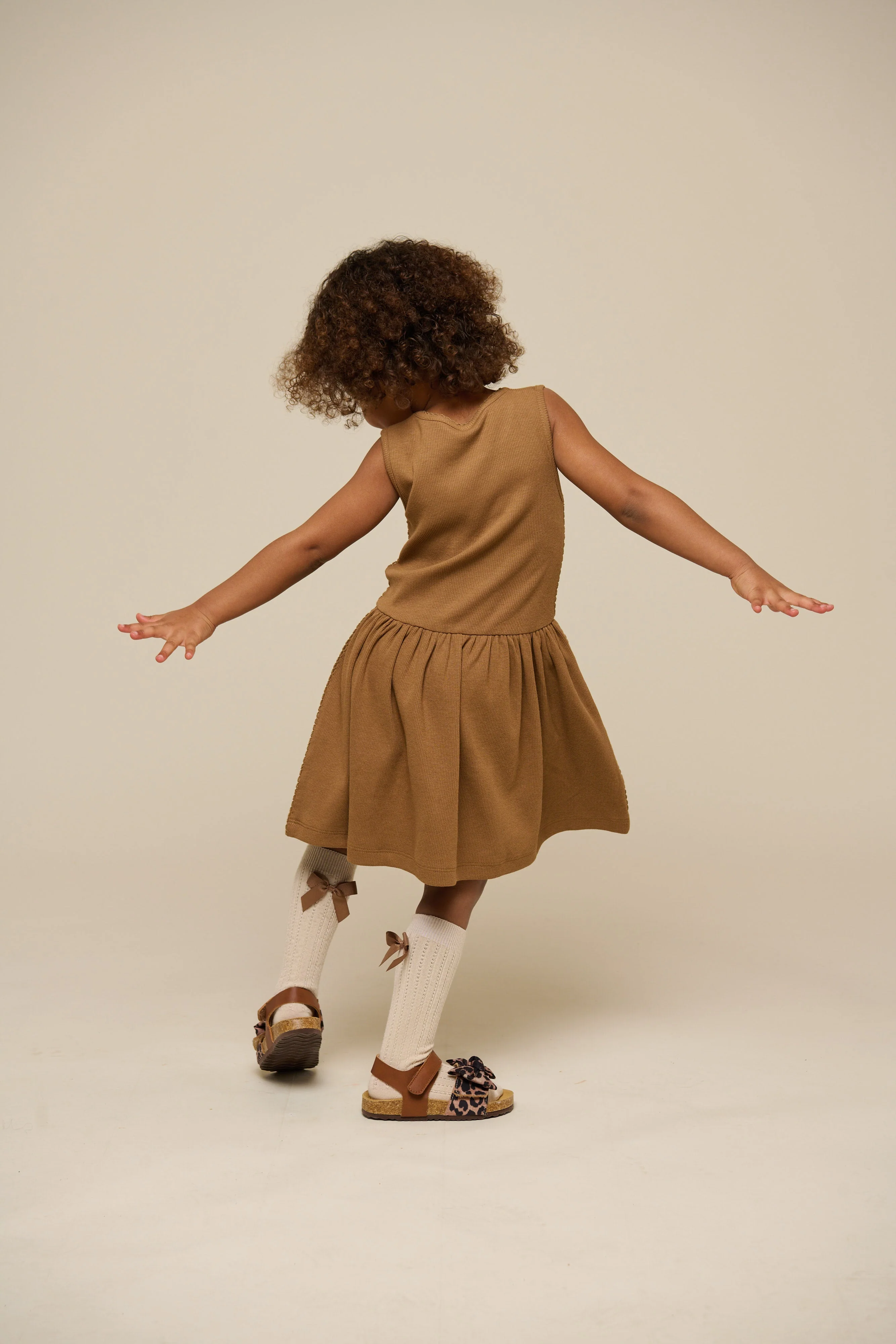 Ärmelloses Kleid aus Modalripp - Kids - Coconut | 101297 Lottie - Image 6
