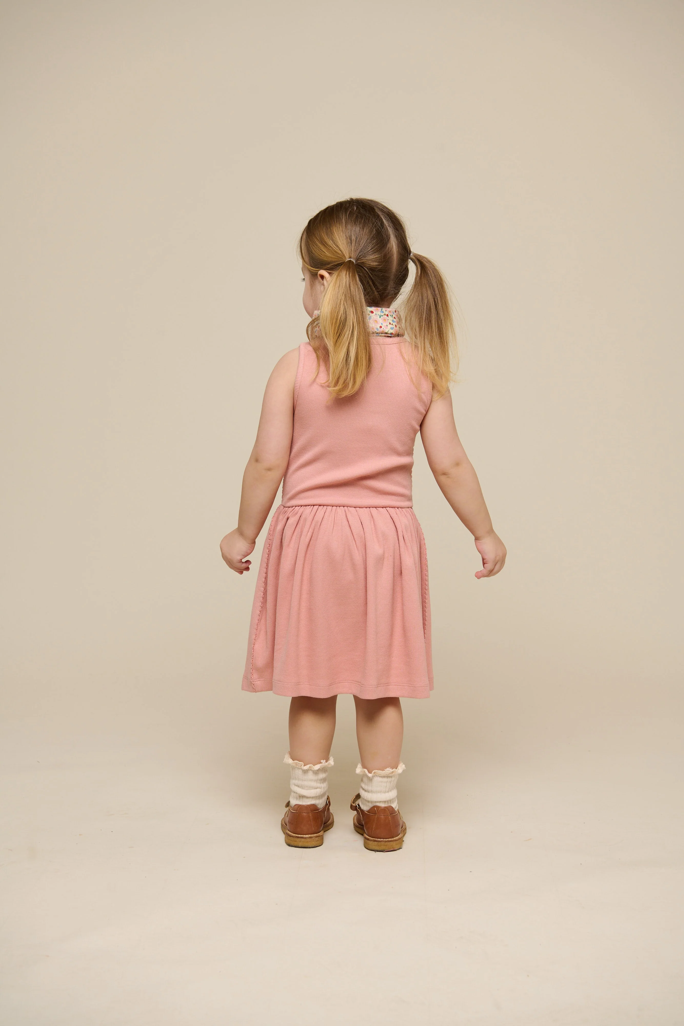 Ärmelloses Kleis aus Modalripp - Kids - Rose Tan | 101296 Lottie - Image 5