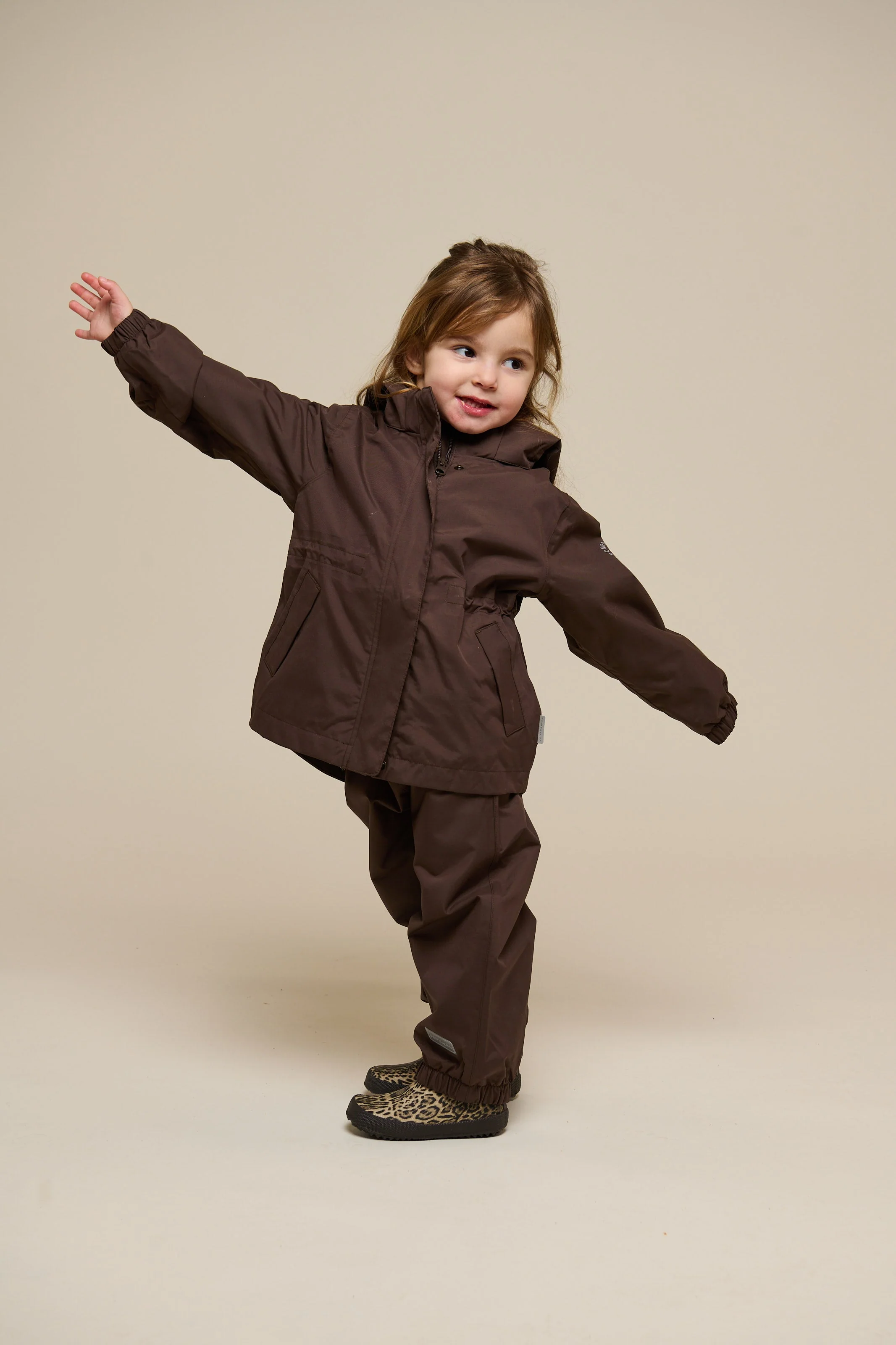 Shell Jacke mit Kordelzug - Kids - Chocolate | 100497 Lucy - Image 2