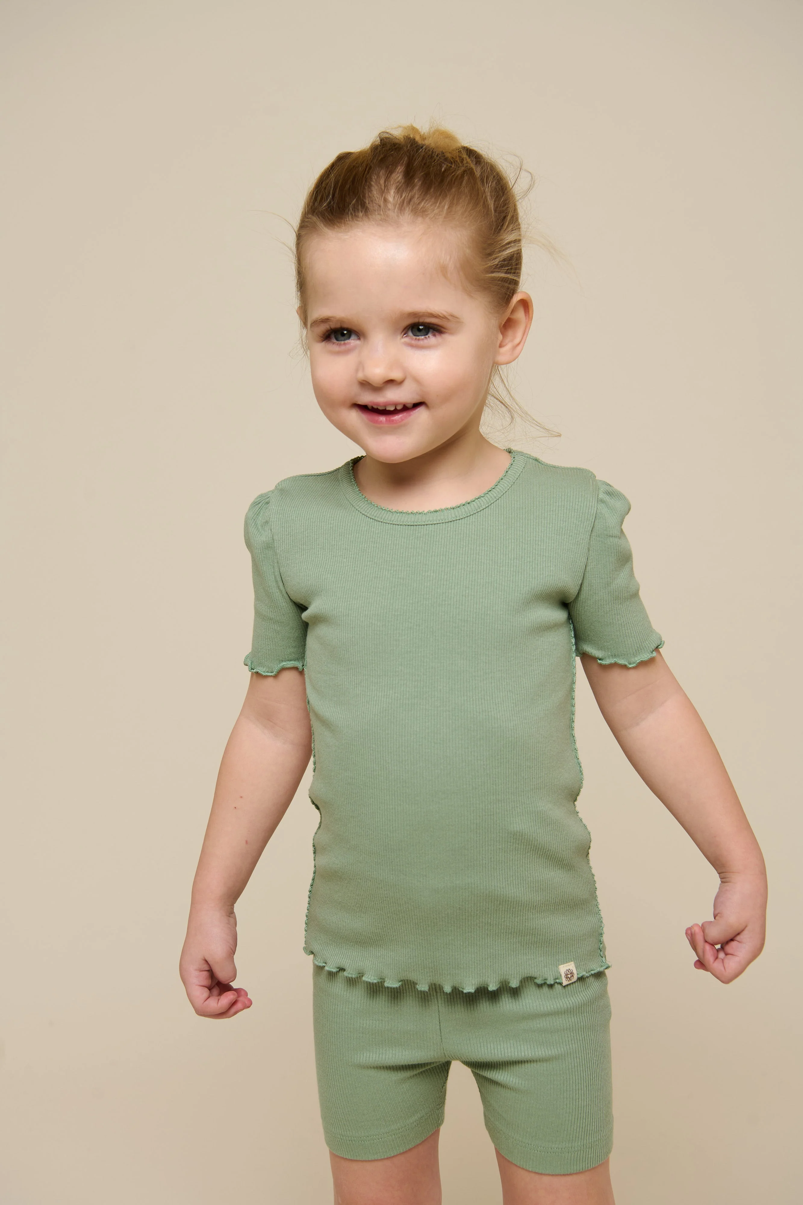 T-Shirt aus Modalripp - Kids - Dusty Green | 101302 Lottie - Image 5
