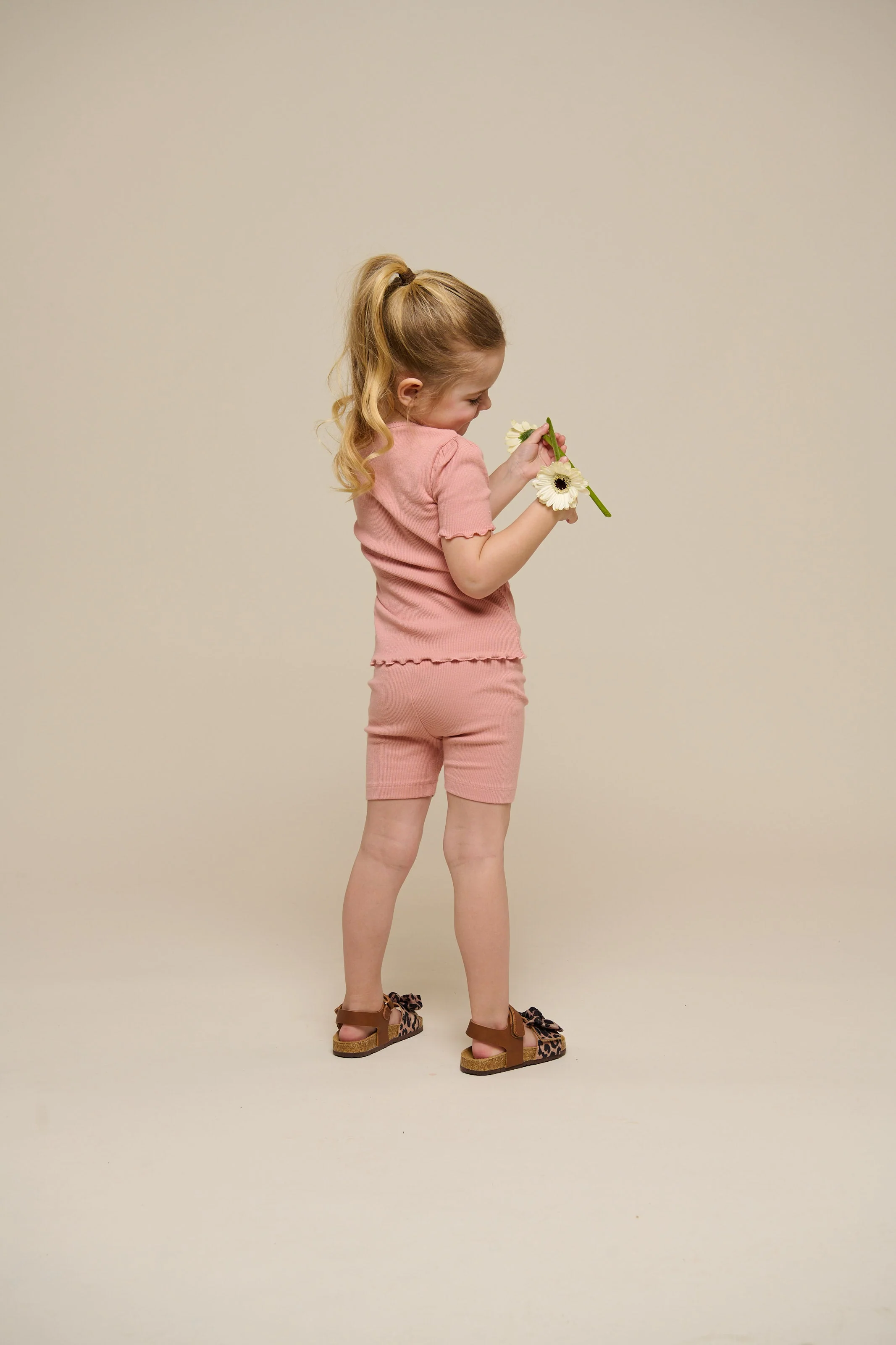 T-Shirt aus Modalripp - Kids - Rose Tan | 101298 Lottie - Image 4