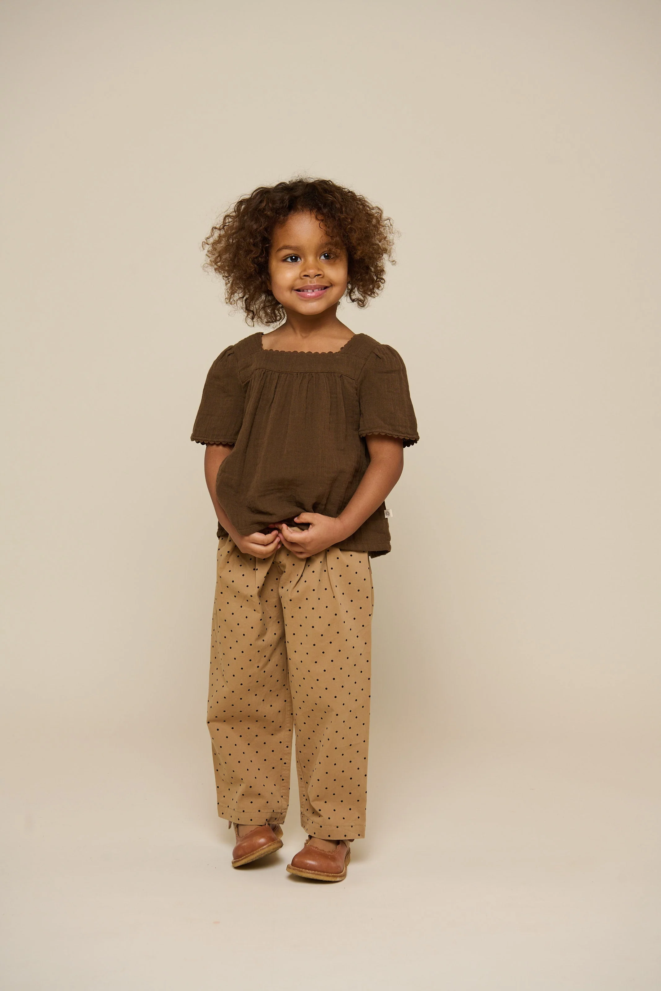 Twill-Hose mit Punkten - Kids - Beige | 100614 Iris - Image 2
